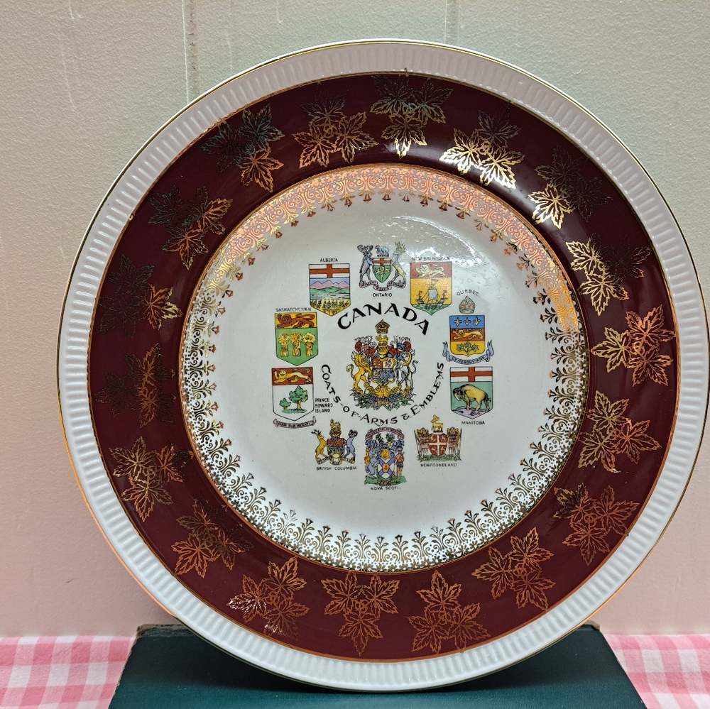 Vintage Canada Coats-of-Arms & Emblems Solian Ware Collector Plate 10" England